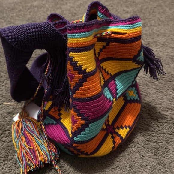 NWT Unique Handmade Monchila Bucket Bag-Crossbody-Drawstring Top-Vibrant Color - Picture 13 of 15
